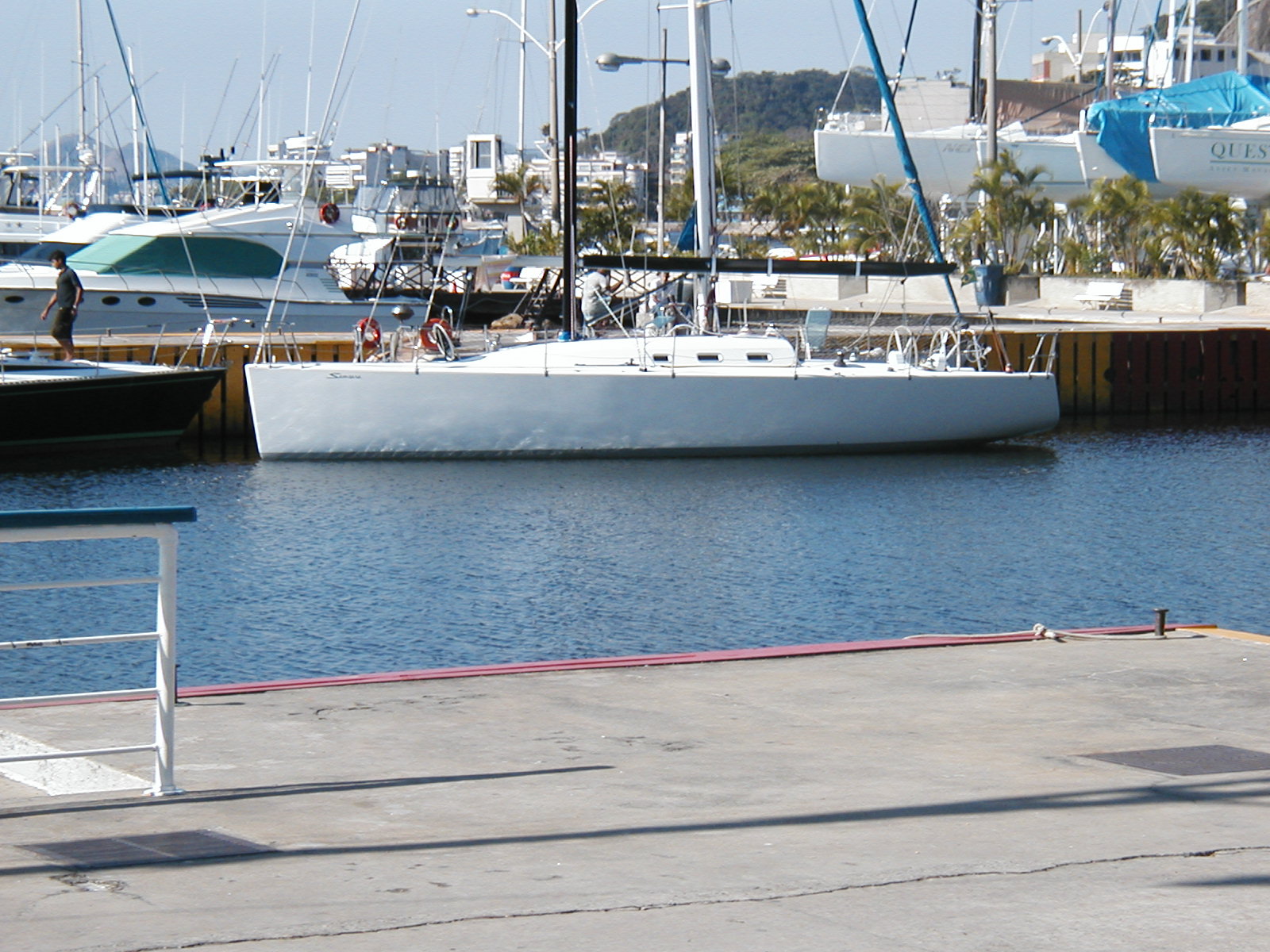 Projeto 145, a 42-foot Carabelli racer-cruiser, at the dock