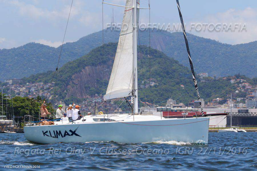 Klimax, the Carabelli 45 water ballast carbon cruiser, sailing in Rio de Janeiro